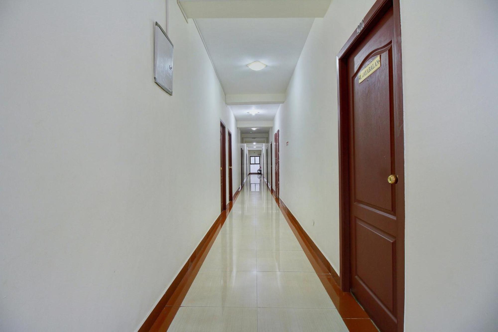 Hotel Rj Inn Кодайканал Экстерьер фото