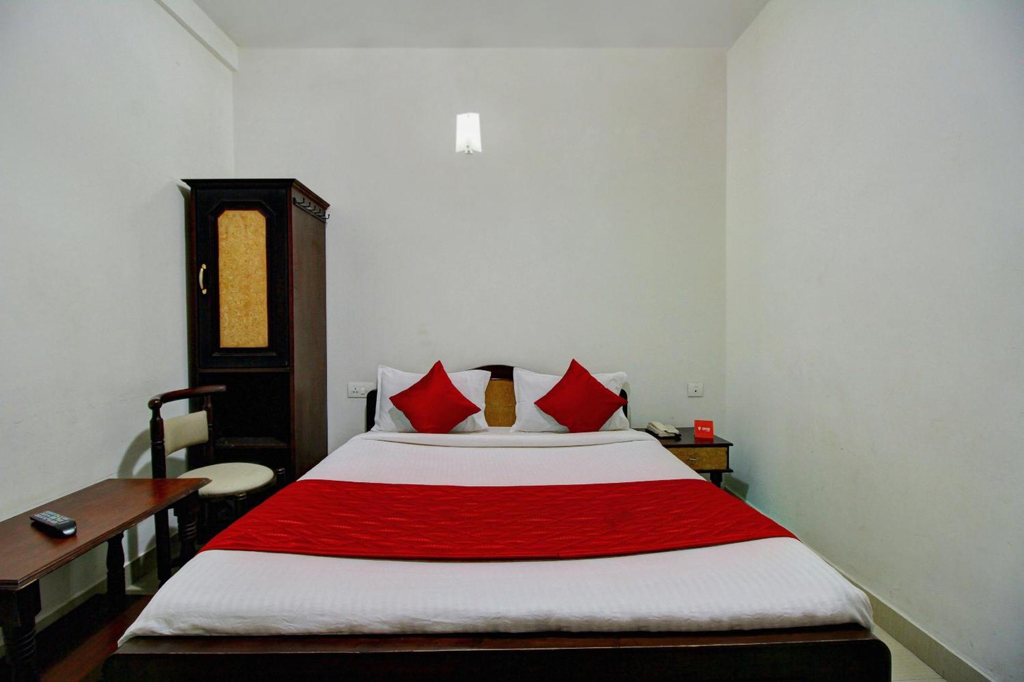 Hotel Rj Inn Кодайканал Экстерьер фото