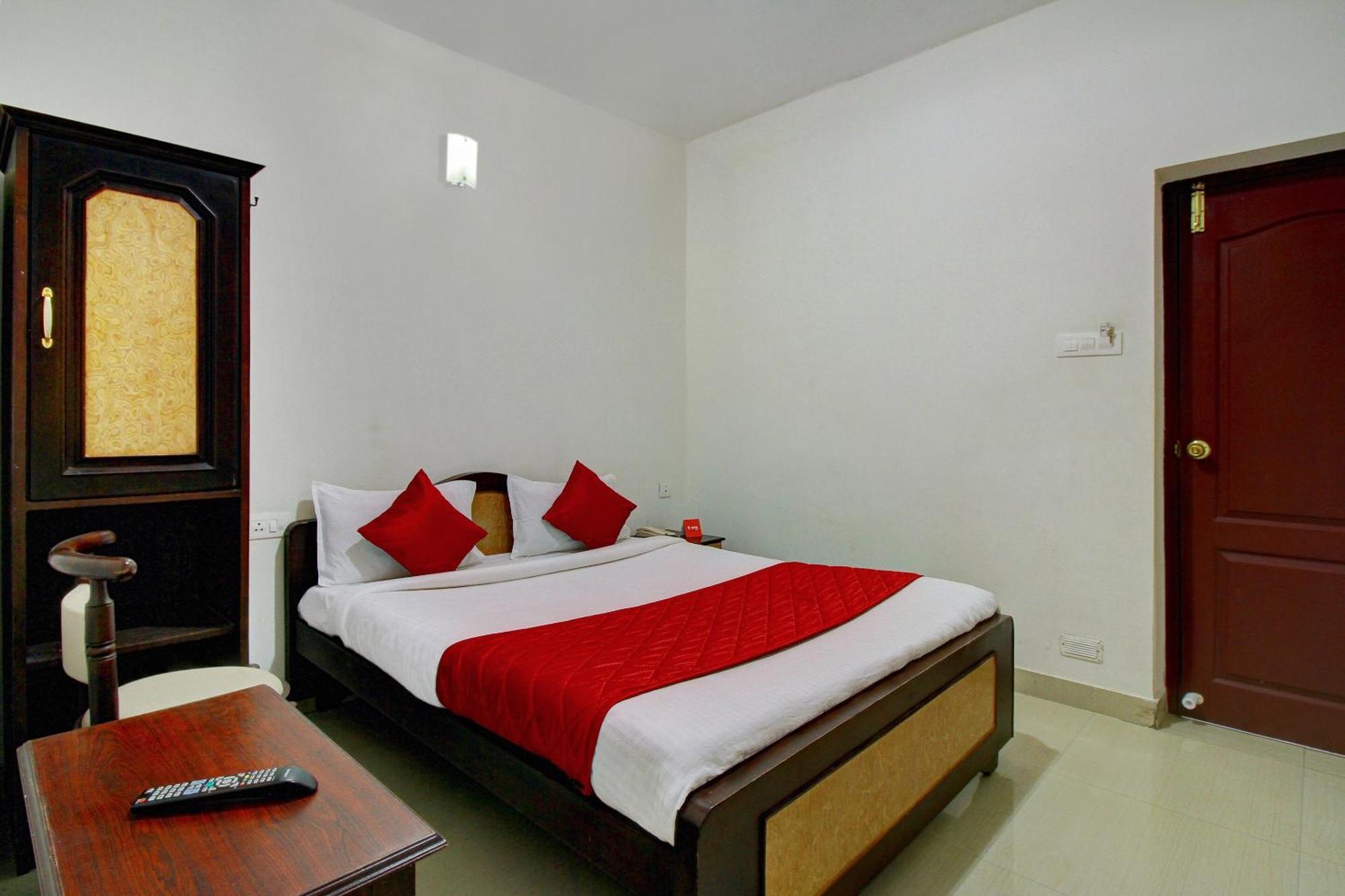 Hotel Rj Inn Кодайканал Экстерьер фото