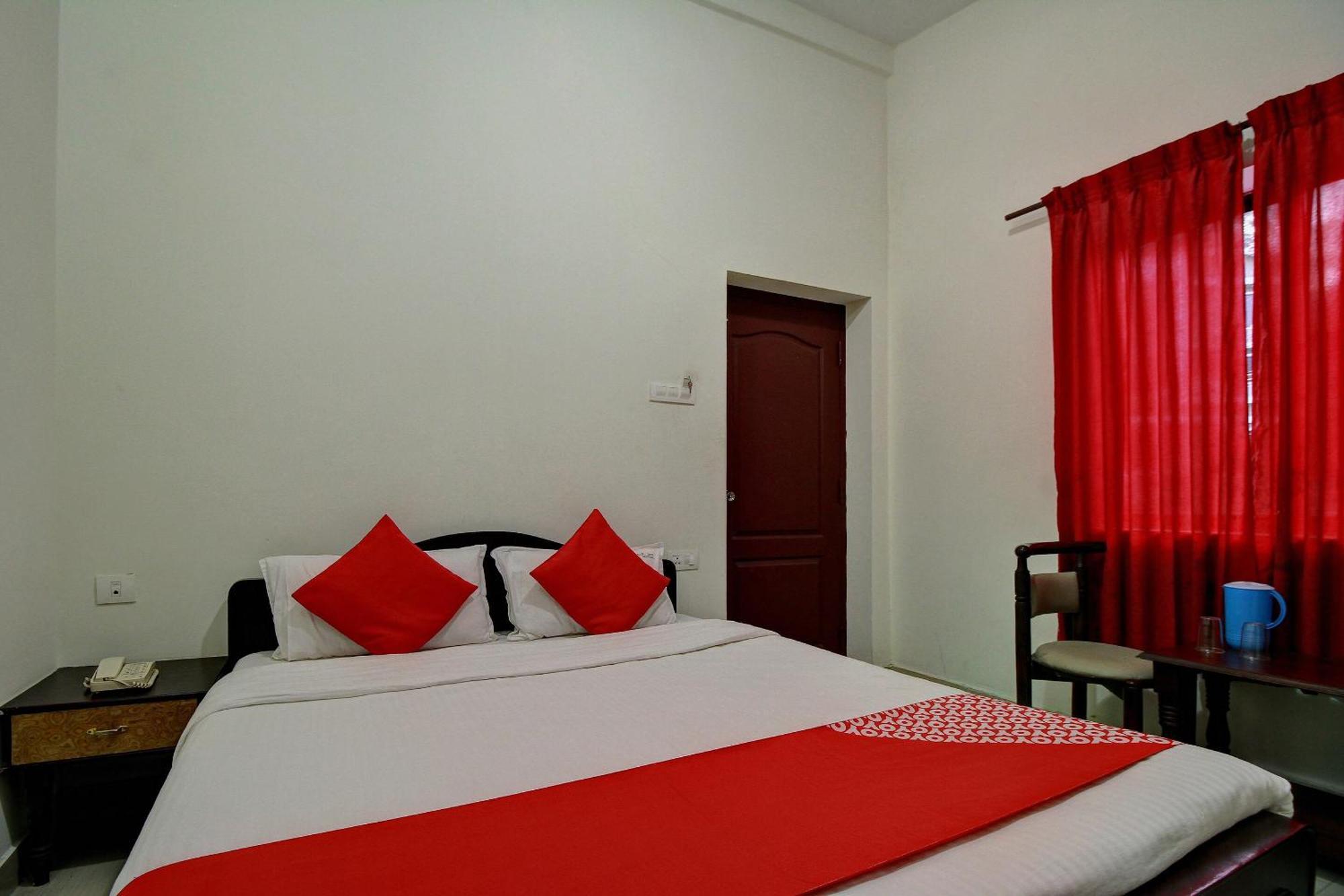 Hotel Rj Inn Кодайканал Экстерьер фото