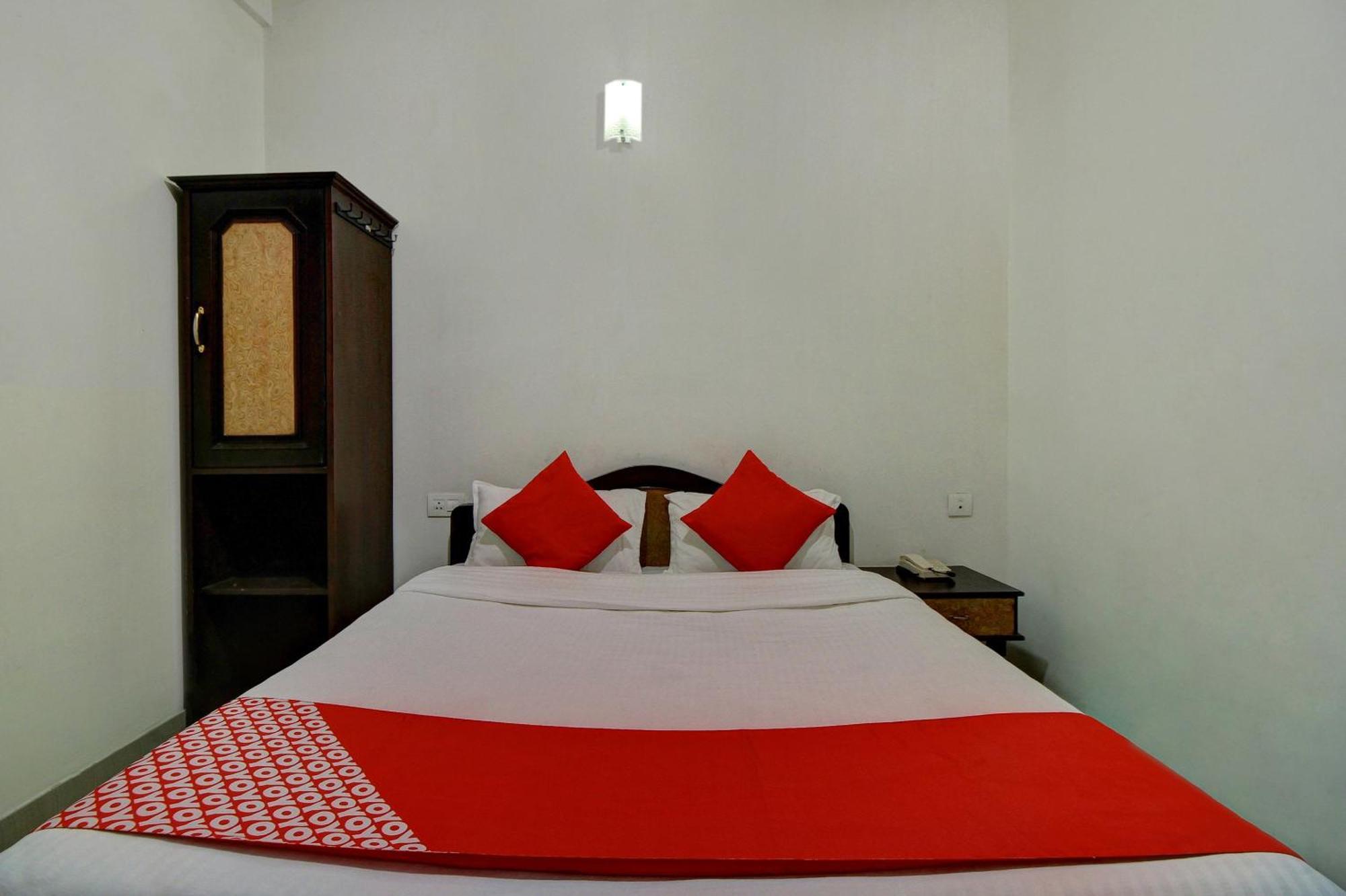 Hotel Rj Inn Кодайканал Экстерьер фото