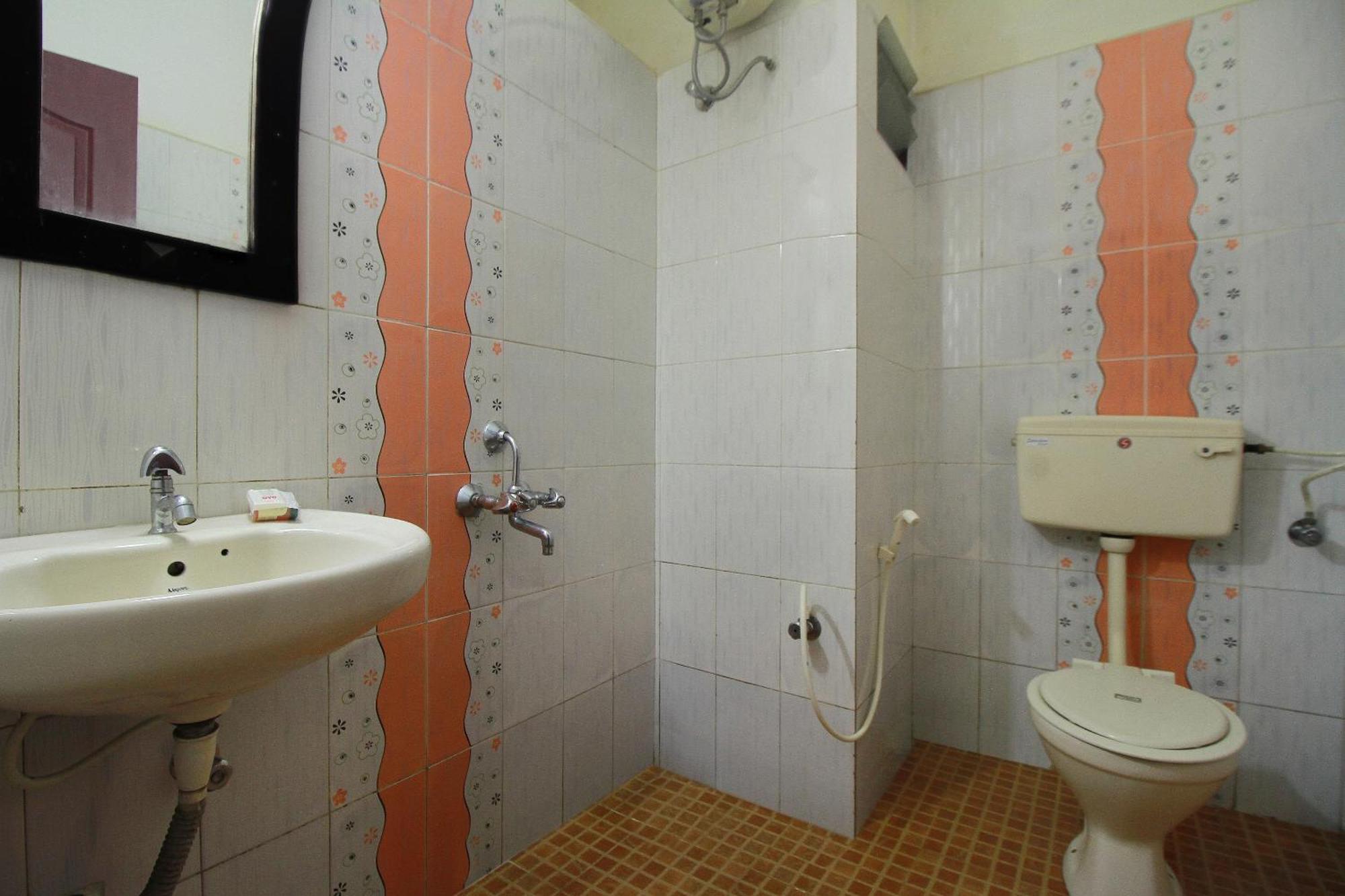 Hotel Rj Inn Кодайканал Экстерьер фото